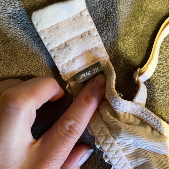 Elegant Lace Bra in Cream - Picture 4 of 4